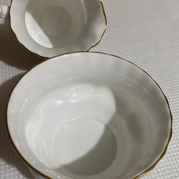 Royal Albert Lavender Rose Cream Jug & Sugar Bowl Set Bone China - Picture 7 of 12